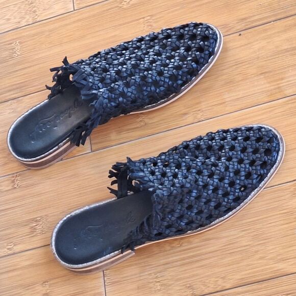 Free People sz 8 Black Leather Mirage Mule Flats Braided Sandal EU 38 Boho Comfy - Picture 5 of 16